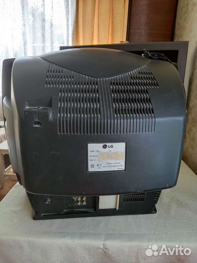 Телевизор LG CF-20D70K