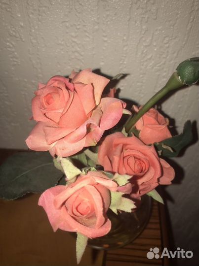 Розы декоративные с имитацией воды
