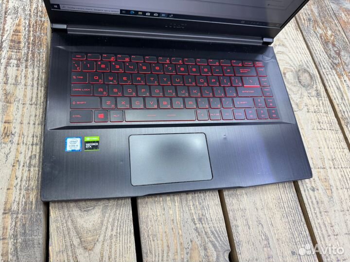 Игровой ноутбук MSI 15