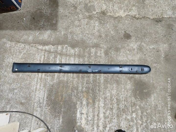 Молдинг двери передний правый Renault Kangoo 1 1.9