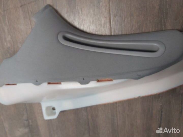 Накладка стойки задняя правая Mercedes S 500