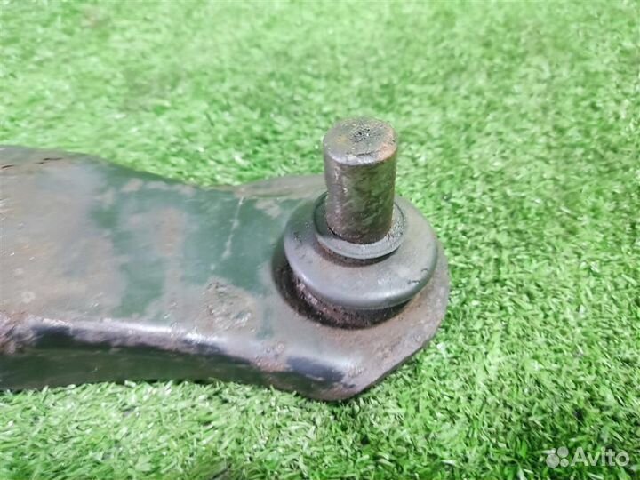 Рычаг передний правый нижний Chrysler PT Cruiser