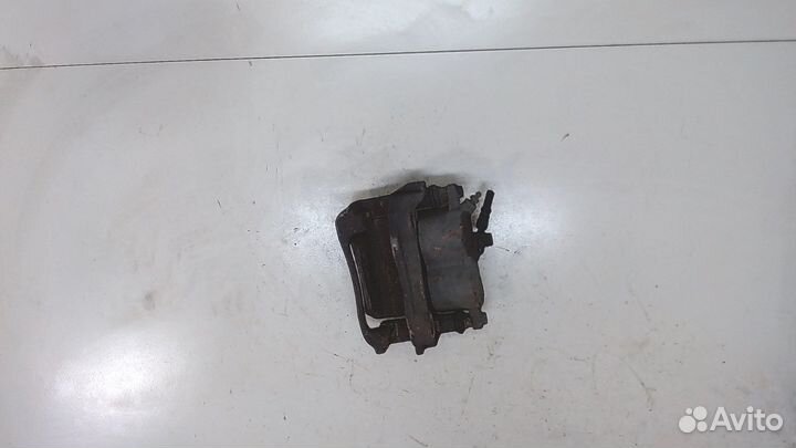 Суппорт Lexus IS, 2001