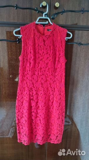 Платье красное кружевное