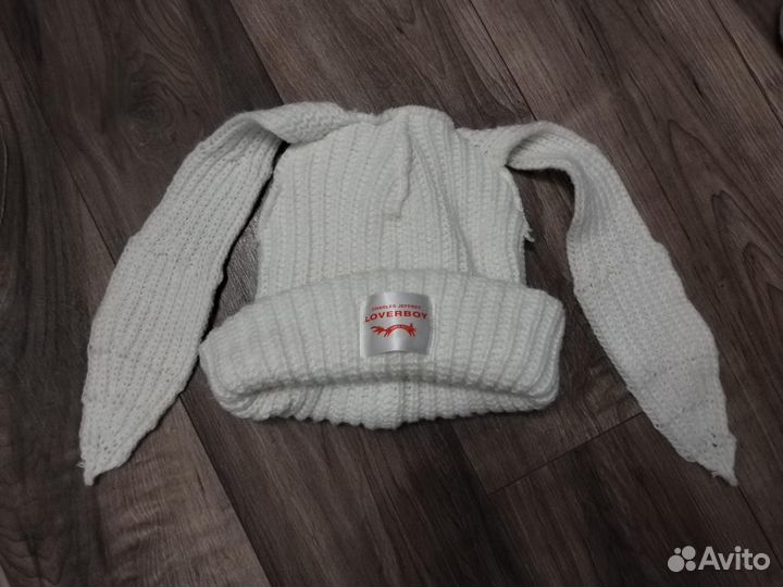 Нова, шапка с ушами зайца