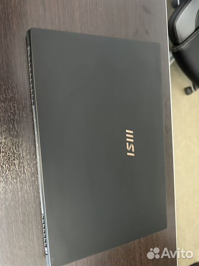 Ноутбук MSI Summit E15