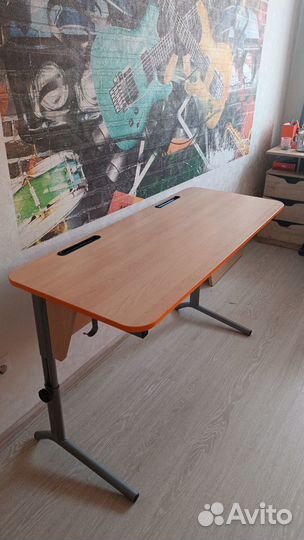 Растущий стол парта