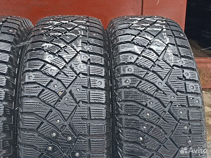 Nitto Therma Spike (NTSPK-B02) 215/70 R16 100T