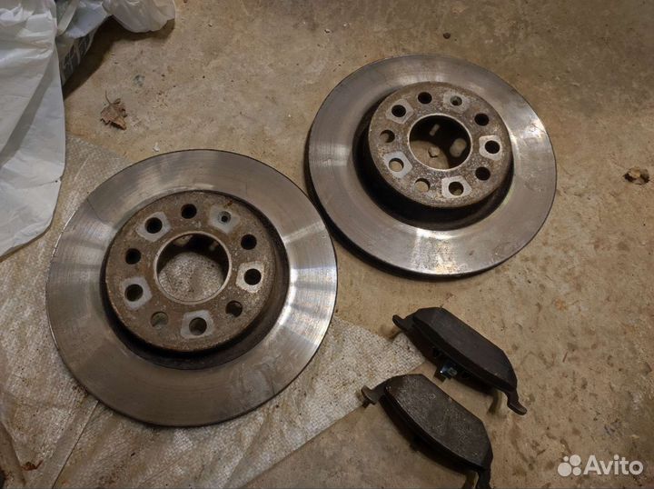 Тормозные диски 5C0 615 301