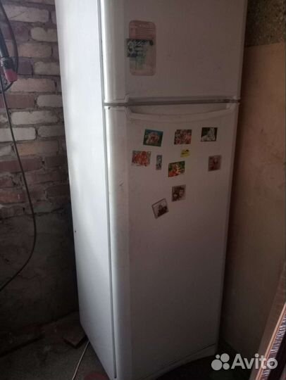 Холодильник indesit