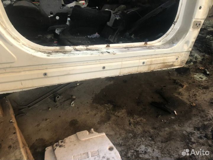Порог правый Ниссан Алмера G15