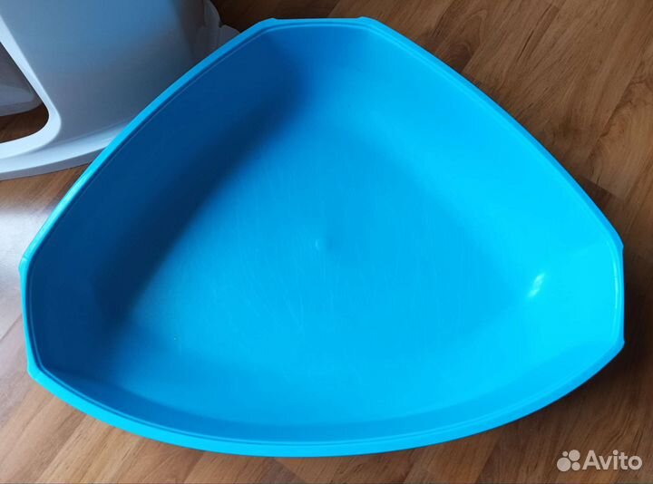 Туалет для кошек закрытый угловой