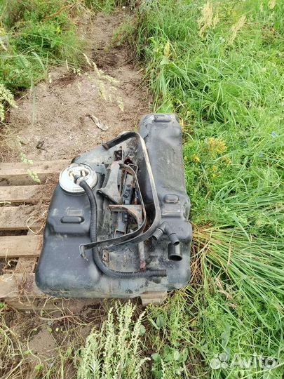 Бензобак на Ивеку