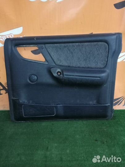 Обшивка боковой двери передняя правая Газ 31105