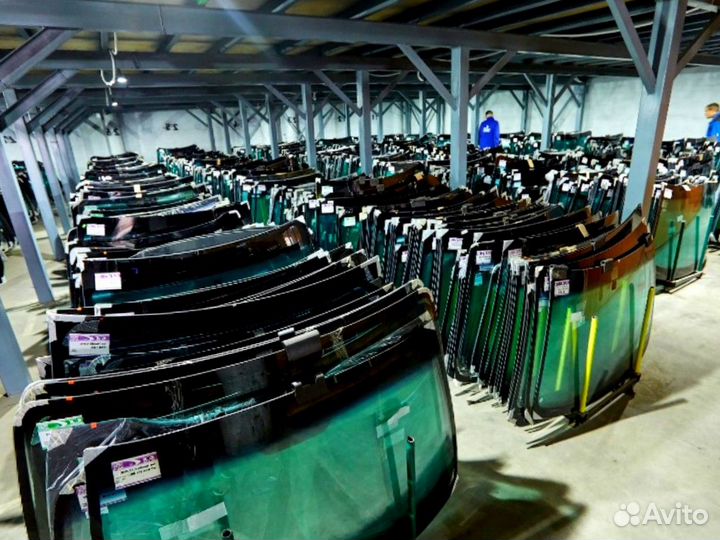 Стекло лобовое верхнее LiuGong