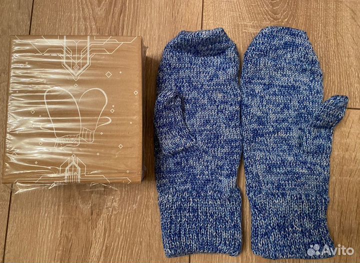 Варежки в подарочной коробке