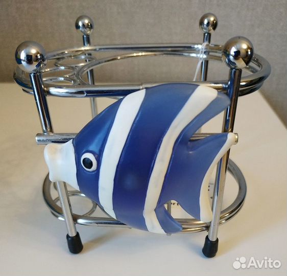 Подставка под стакан и зубные щетки