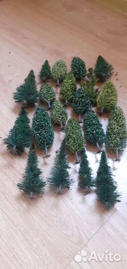 Модели1.87 Рельсы. стрелки и деревья елки трава ку