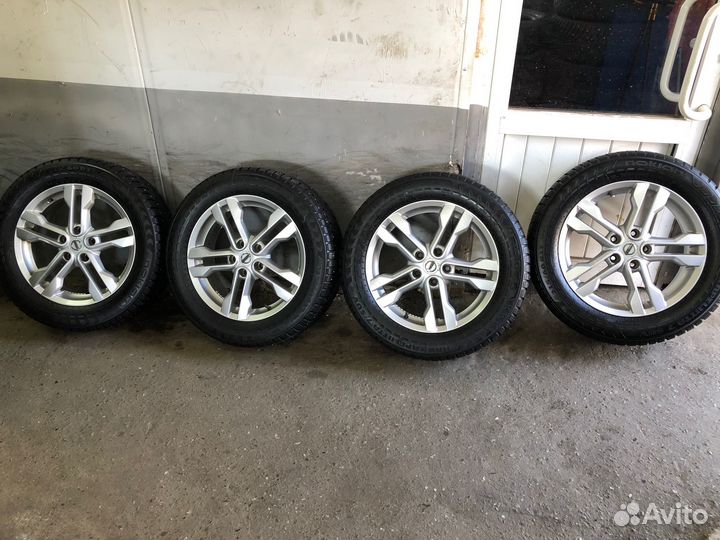 Бу комплект 215/60R17 Nokian и ориг. диски Nissan