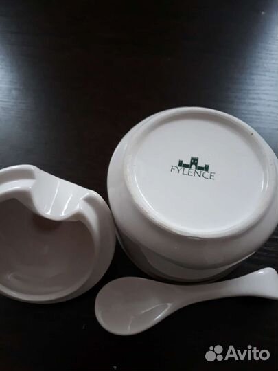 Сахарница и чайник заварочный