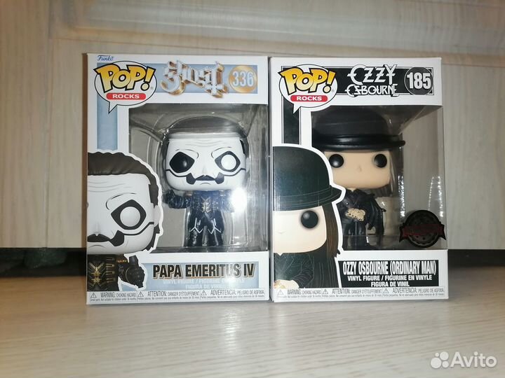 Funko pop rocks 185 ozzy и 336 Papa emeritus