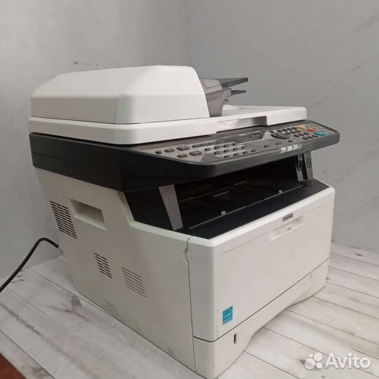 Лазерное мфу kyocera Ecosys M2030dn