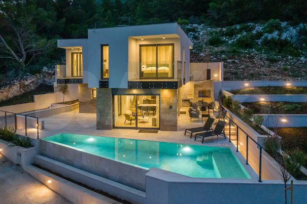 Коттедж 260 м² на участке 20 сот.