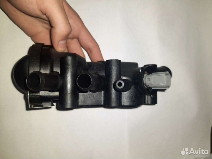 Корпус термостата в сборе Ford Focus 1 1.6L