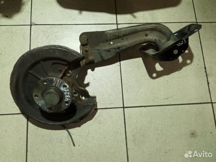 Кулак задней подвески задний Volkswagen Golf 6