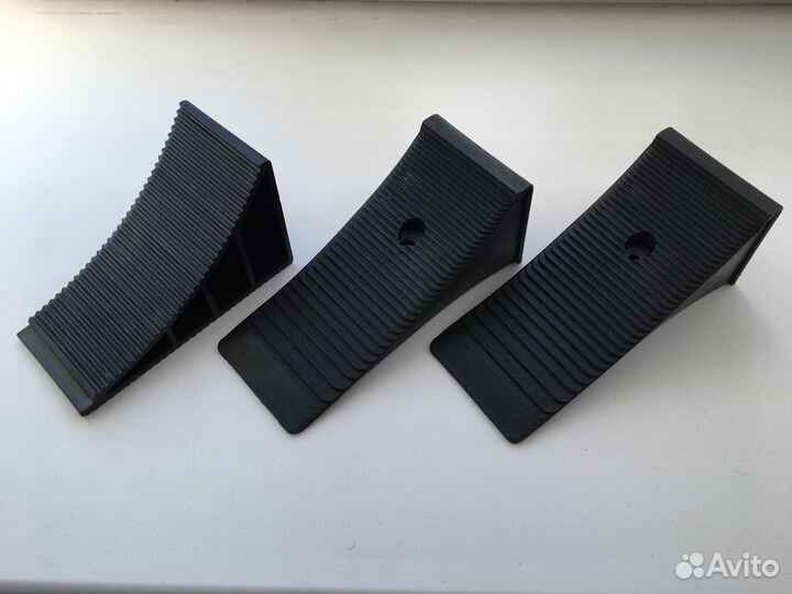 Противооткатный упор (башмак) пластиковый