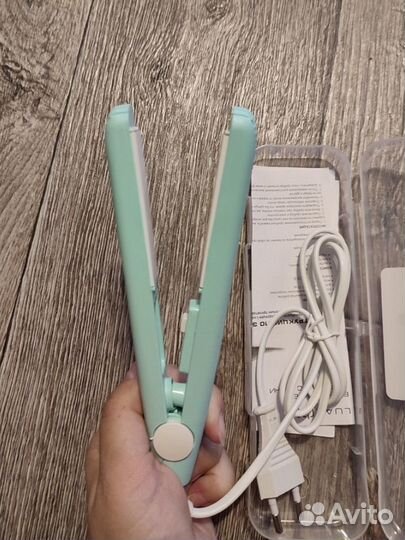 Выпрямитель для волос новый