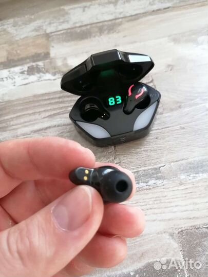 Беспроводные наушники новые
