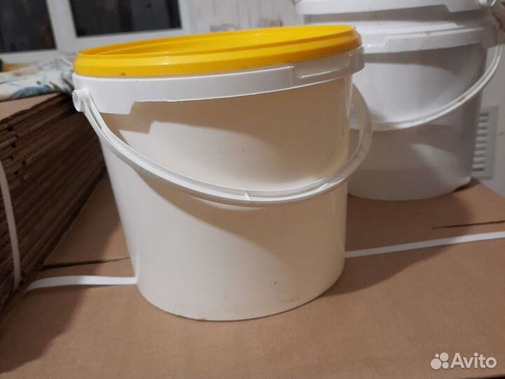 Ведро пластиковое с крышкой 5 литров