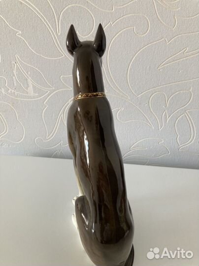 Фарфоровая статуэтка Дог коричневый ифз