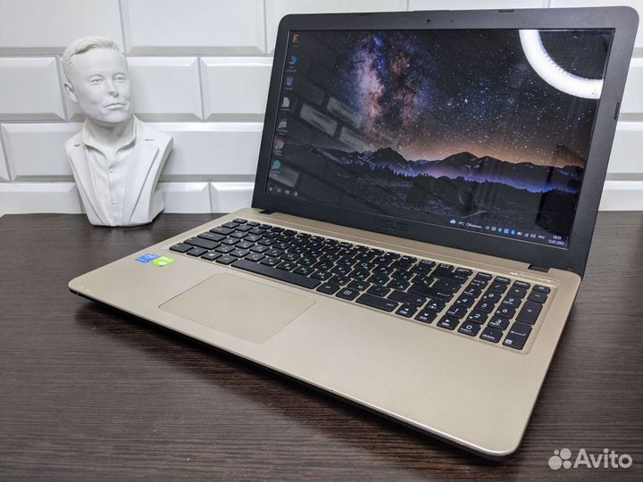 Ноутбук Asus на Geforce и SSD