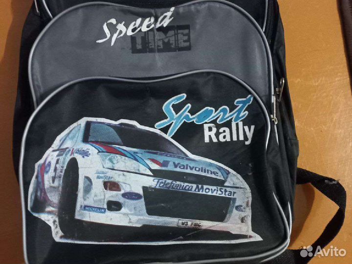 Рюкзак для ребенка школьный