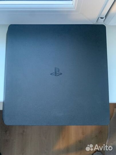 Игровая приставка ps4 slim 500