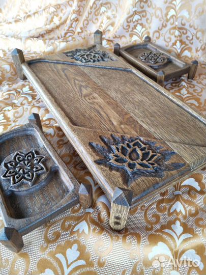 Поднос деревянный на ножках