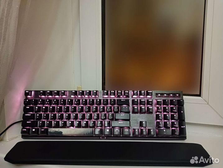 Клавиатура CM MK750, предок вармилы