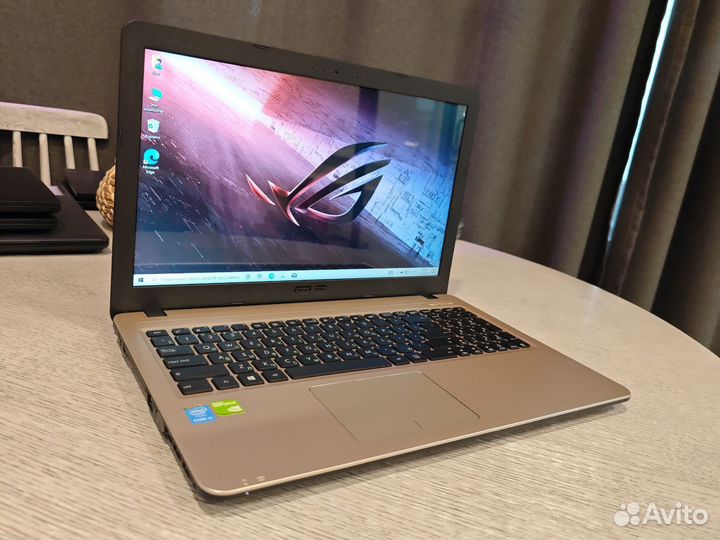 Asus X540L i3-5005U 2.0Ghz/8Gb/256SSD/2Gb Гарантия