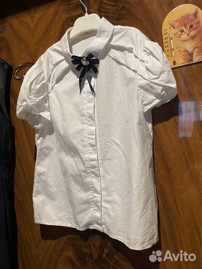 Блузки школьные в очень хорошем состоянии