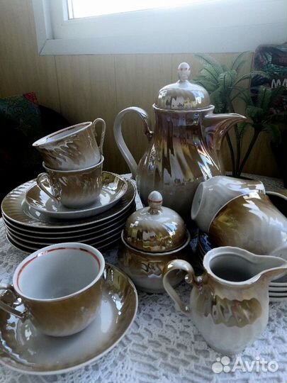 Сервиз чайный новый с тарелками