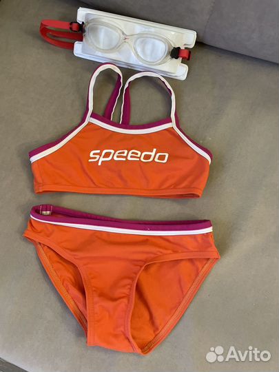 Купальник и очки Speedo
