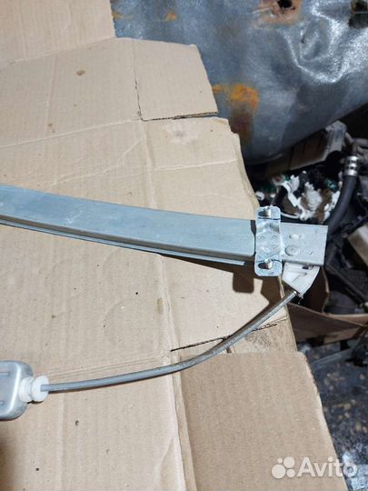 Стеклоподъёмник передний правый Hyundai Getz