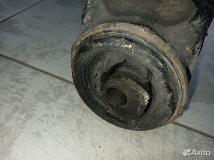 Рычаг передний нижний правый Porsche Cayenne S 955