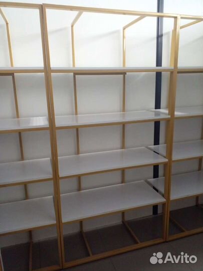 Стеллаж с полками