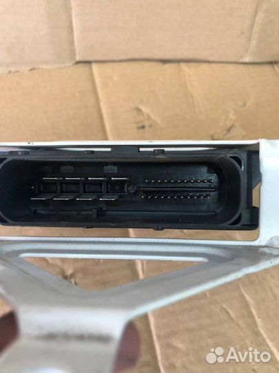 Блок управления ручником Volvo s80 31334872