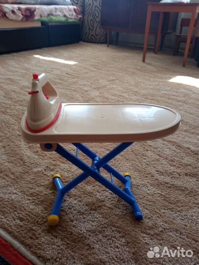 Стул для кормления, гладильная доска с утюжком