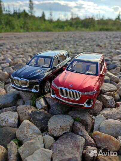 Металлическая инерционная машинка BMW X7