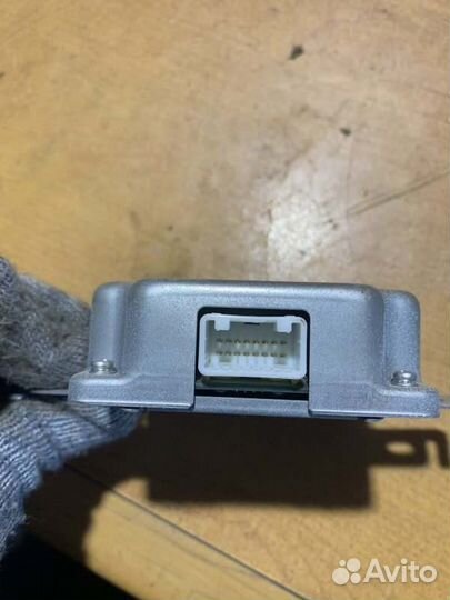 Блок управления гидростойками подвески Infiniti